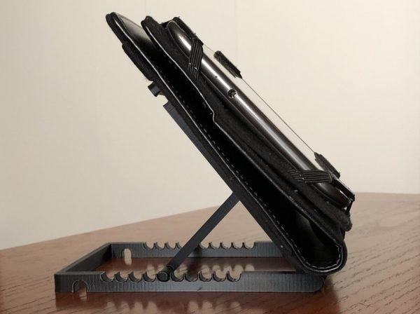 Suporte de Telemóvel Dobrável em 3D – Ajustável, Portátil e Resistente